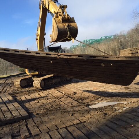 Laminated Mats Installation with Machinery